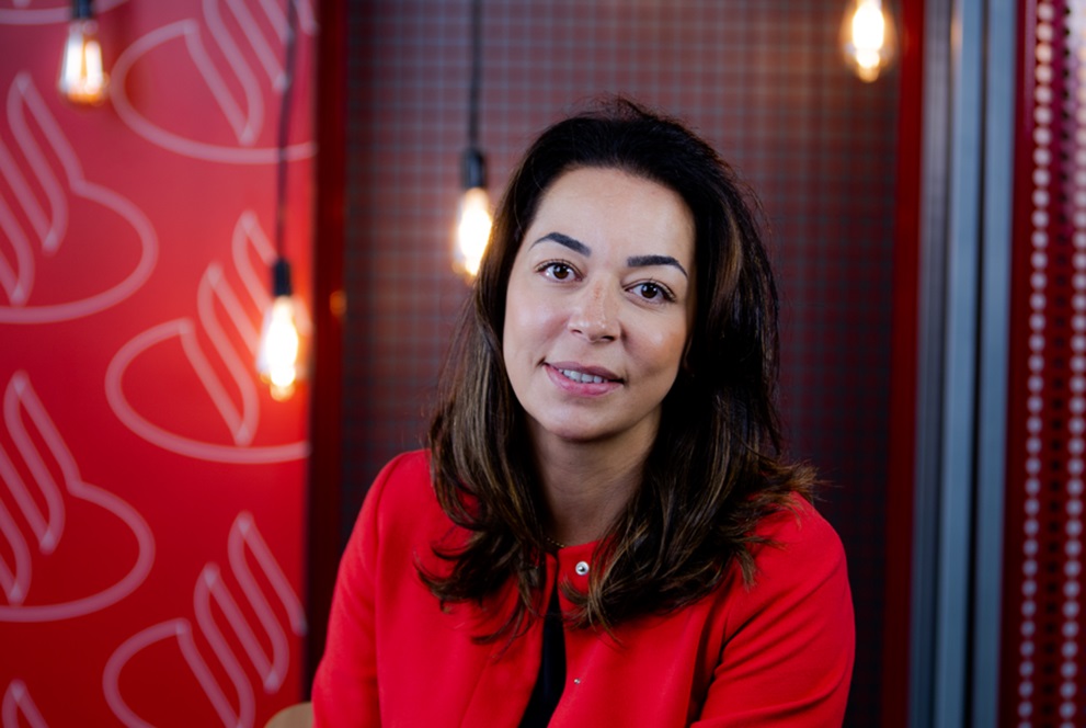 Santander oferece 2 mil bolsas gratuitas para startups se capacitarem em IA generativa